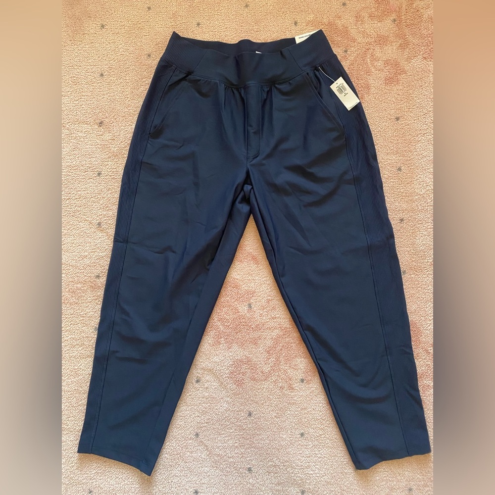 NEW NWT Old Navy Women’s Active High Rise Tapered Powersoft Ankle Pants Medium